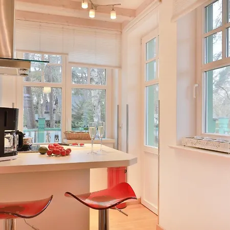 Victoria, Schwan Apartment *